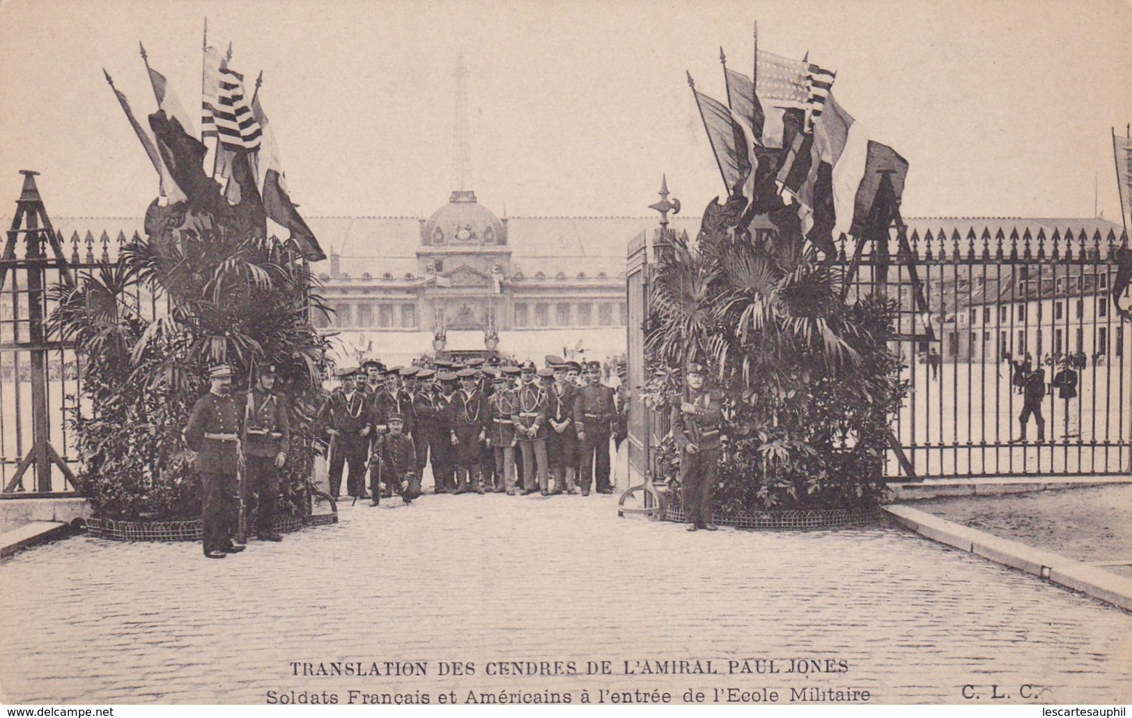 Translation Des Cendres De L Amiral Paul Jones Soldats Francais Et Americains Entree Ecole Militaire Tres Animée WW1 - Personen