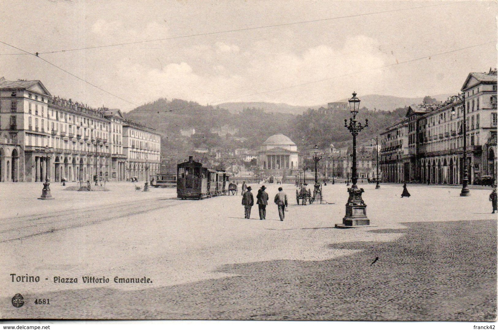 Italie. Torino. Piazza Vittorio Emanuele - Transport