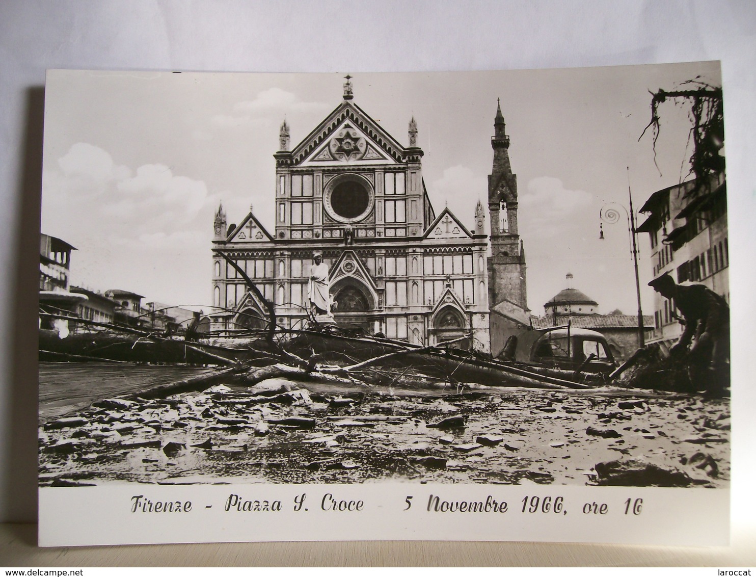 Firenze - Alluvione 4 Novembre 1966  Ore 16.00 - Piazza S. Croce   - 2 Scans. - Firenze (Florence)