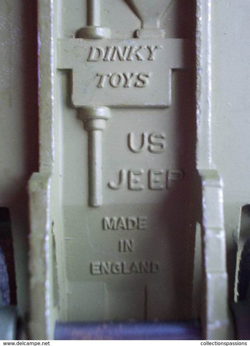 - Jeep avec attelage canon - Dinky Toys - Made in England -