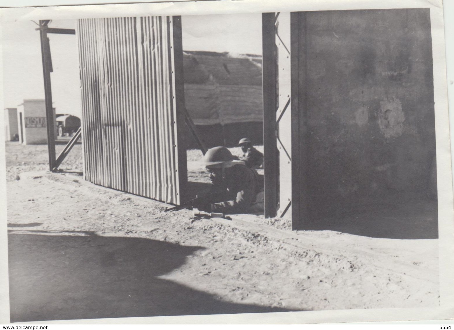 Photo Guerre Militaires  Alger  Aerodrome De Biskra Protection D Un Terrain D Aviation - Guerre, Militaire