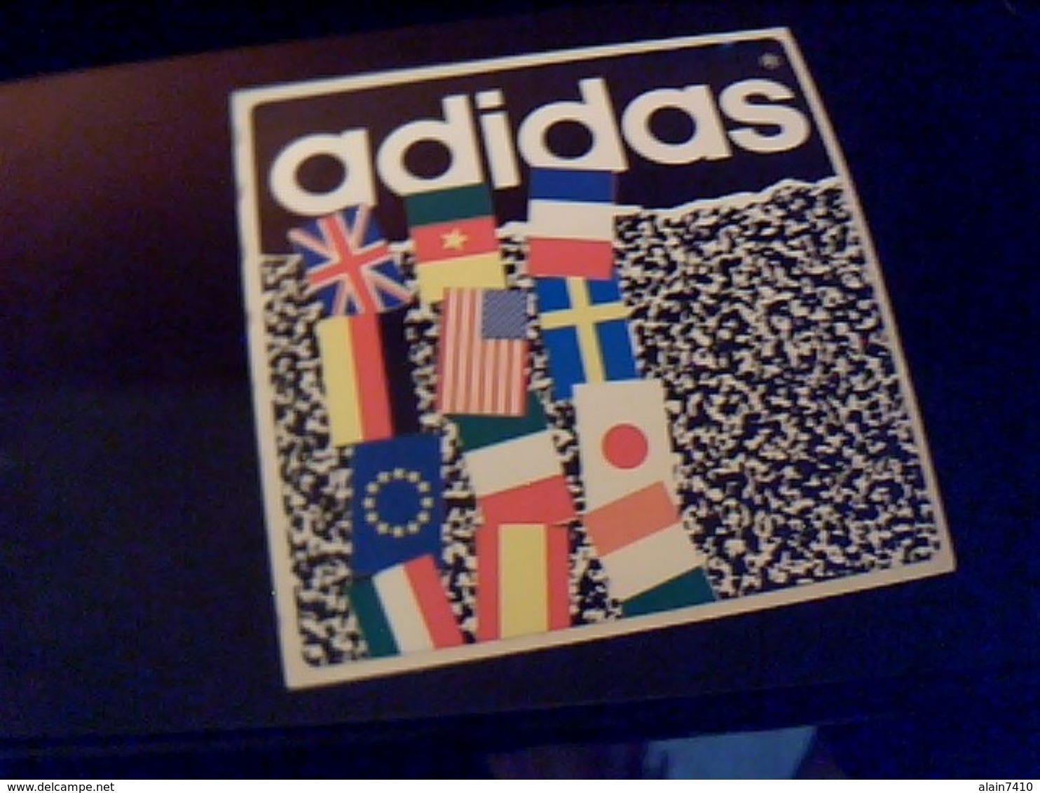 Autocollant Ancien Publicite ADIDAS Theme  Drapeaux Internnational - Stickers