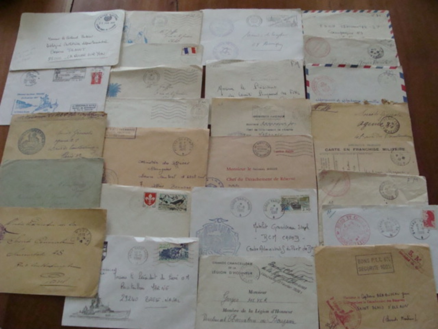 LOT 320 LETTRES CPA  CACHET MILITAIRE DE 1914 AUX ANNEES 1960 MARCOPHILIE TRESOR ET POSTE VOIR PHOTOS DU LOT