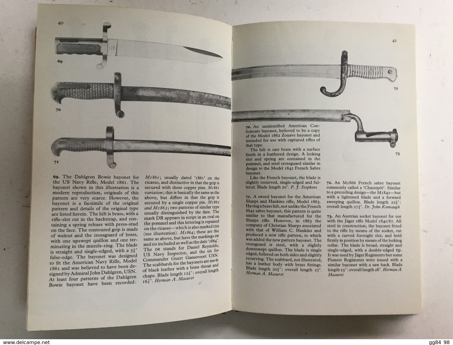 A 72 X - The Collectors Pictoral Book Of Bayonets - Armes Blanches