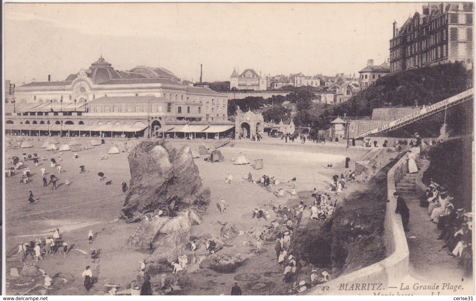 CPA - 42. BIARRTIZ - La Grande Plage à Marée Basse - Biarritz