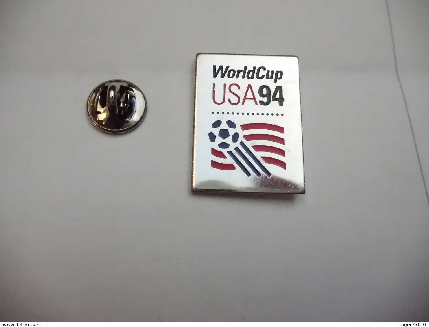 Beau Pin's , Football , Coupe Du Monde , World Cup 1994 , Signé Starpin's - Football