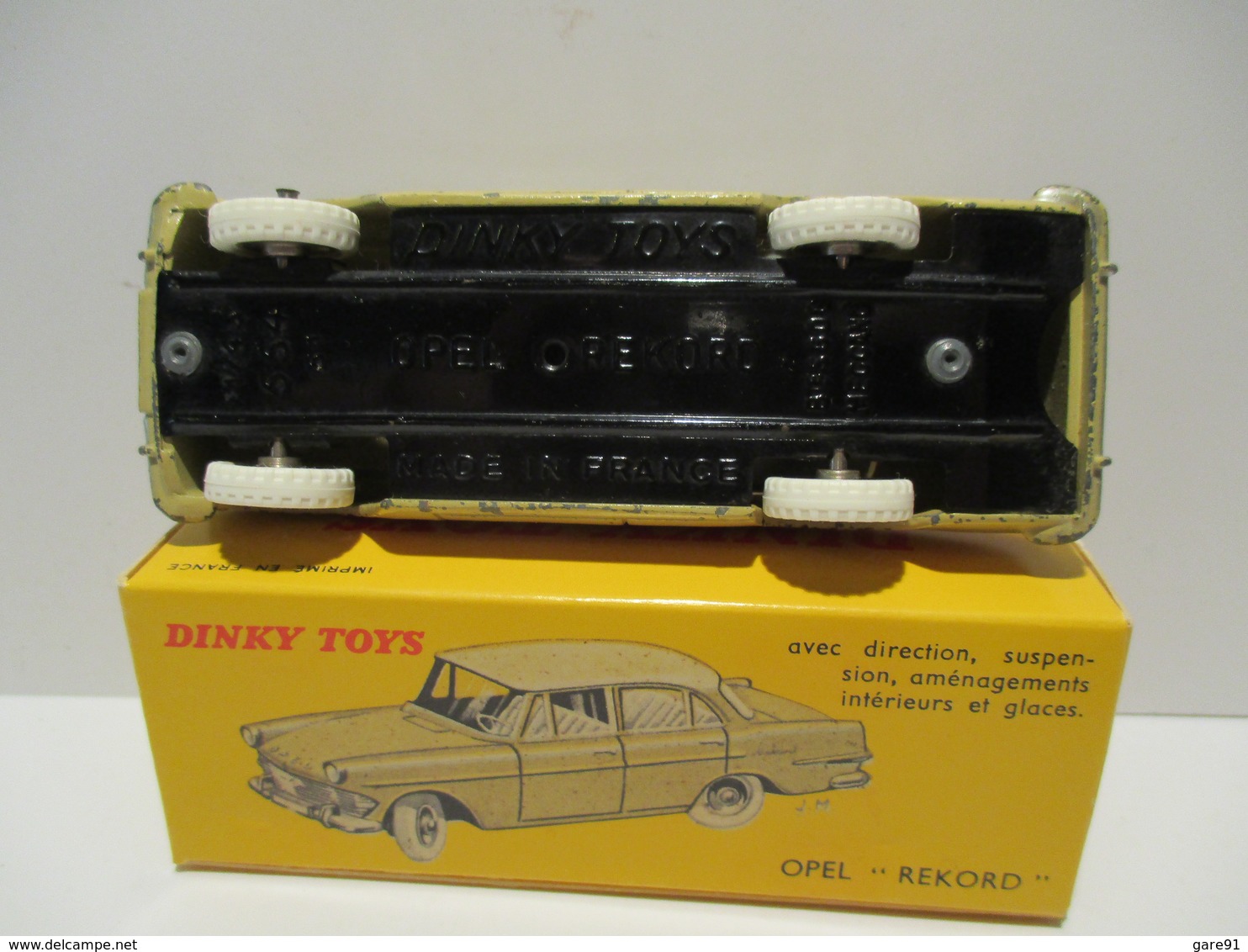 DINKY TOYS FRANCE  OPEL REKORD - Jouets Anciens