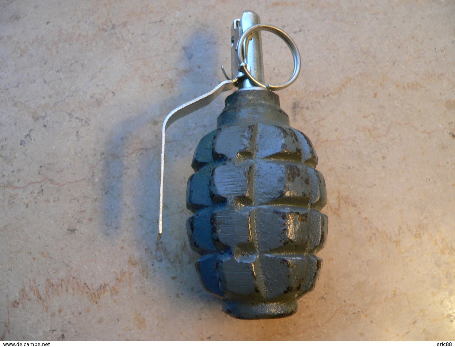 Grenade Défensive Russe Neutralisée - Armes Neutralisées