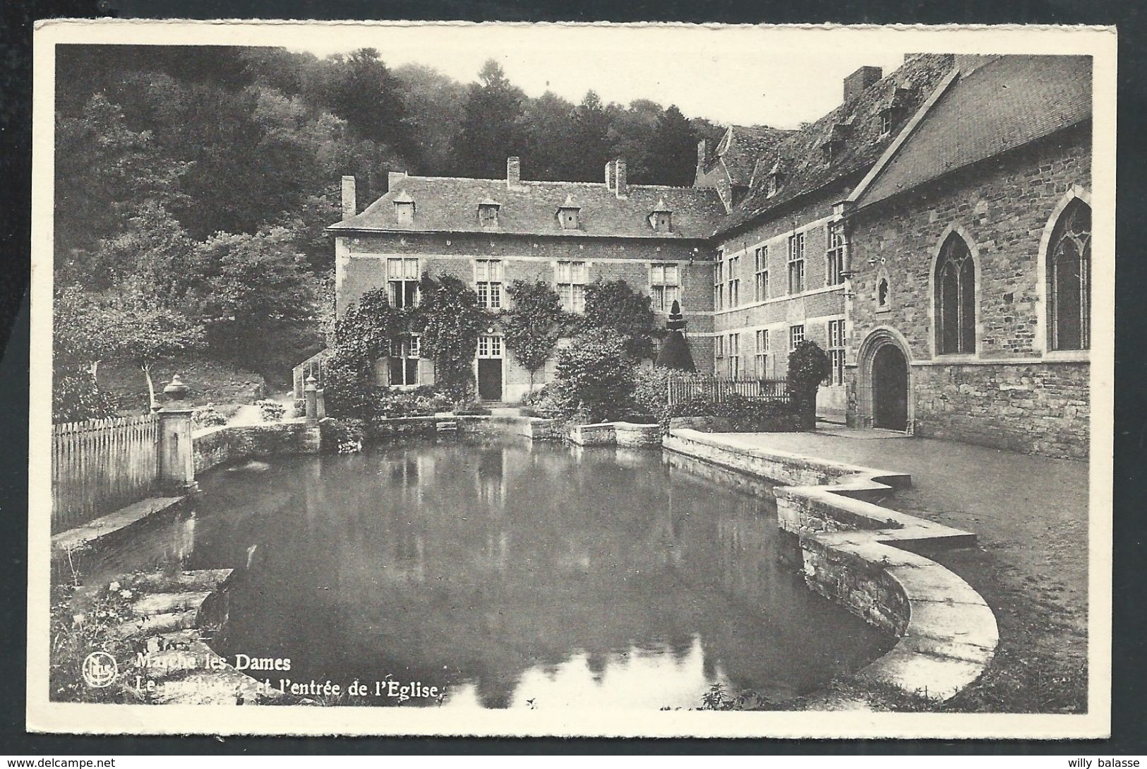 +++ CPA - MARCHE LES DAMES - Presbytère Et Entrée De L'Eglise - Nels   // - Namur