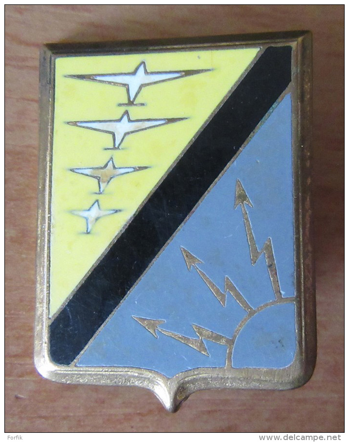 Insigne Militaire - BA 922 ( Base Aérienne De Doullens) - Drago A 540 - Emaillé - Armée De L'air