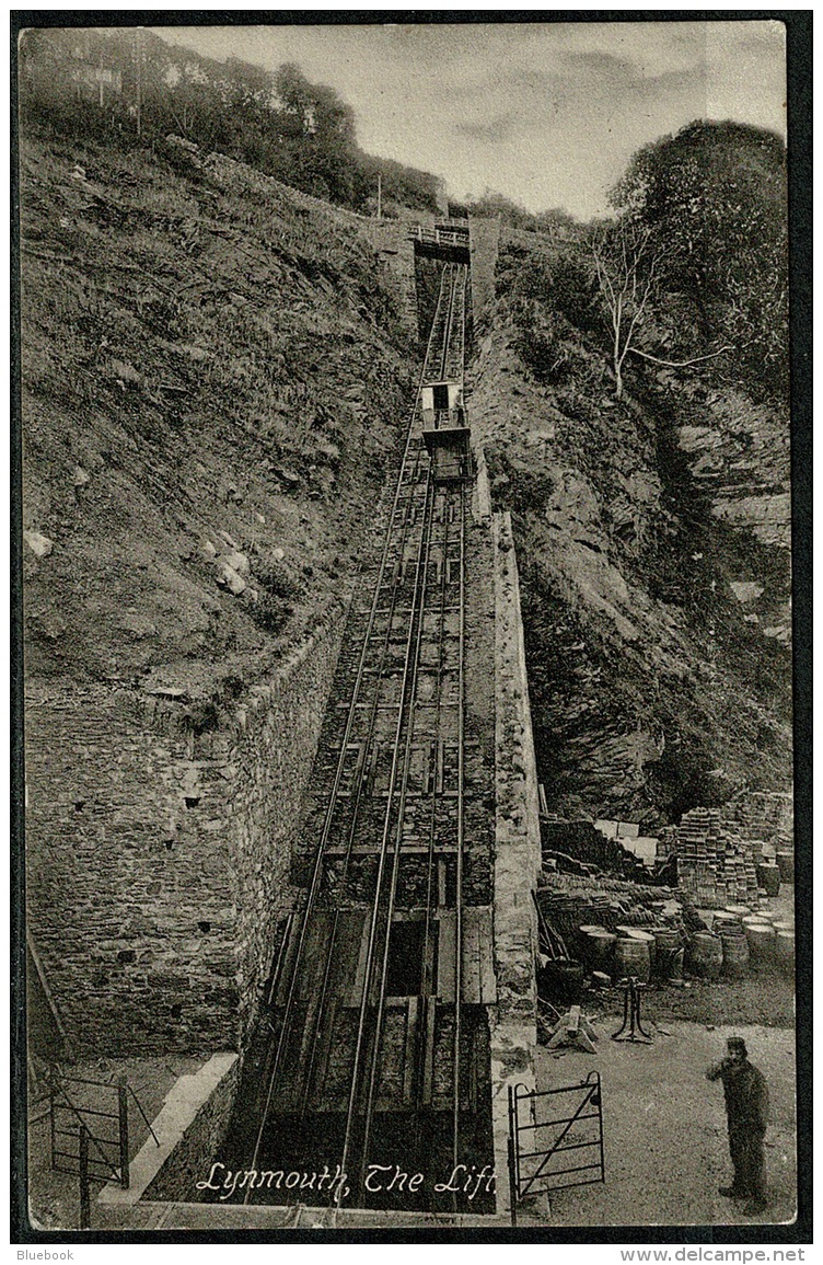 RB 1194 - Early Frith Postcard - The Lift At Lynmouth - Devon - Lynmouth & Lynton
