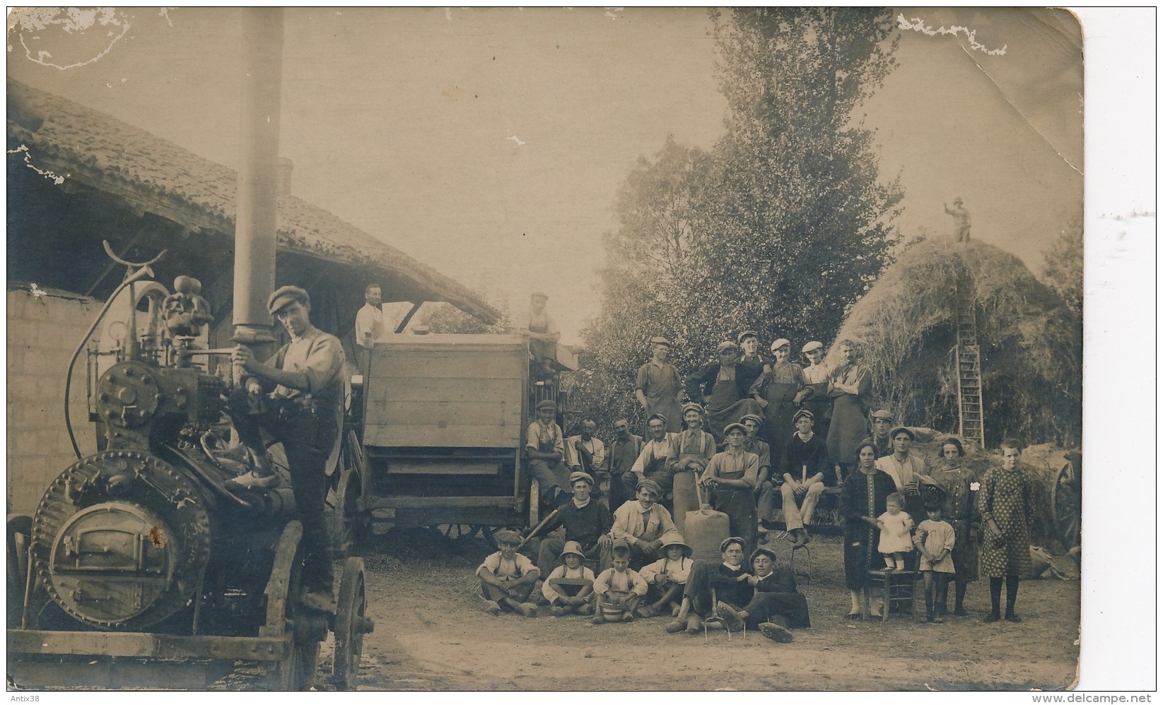 H55 - Carte Photo - Tous Prêts Autour De La Bateuse - Tracteurs