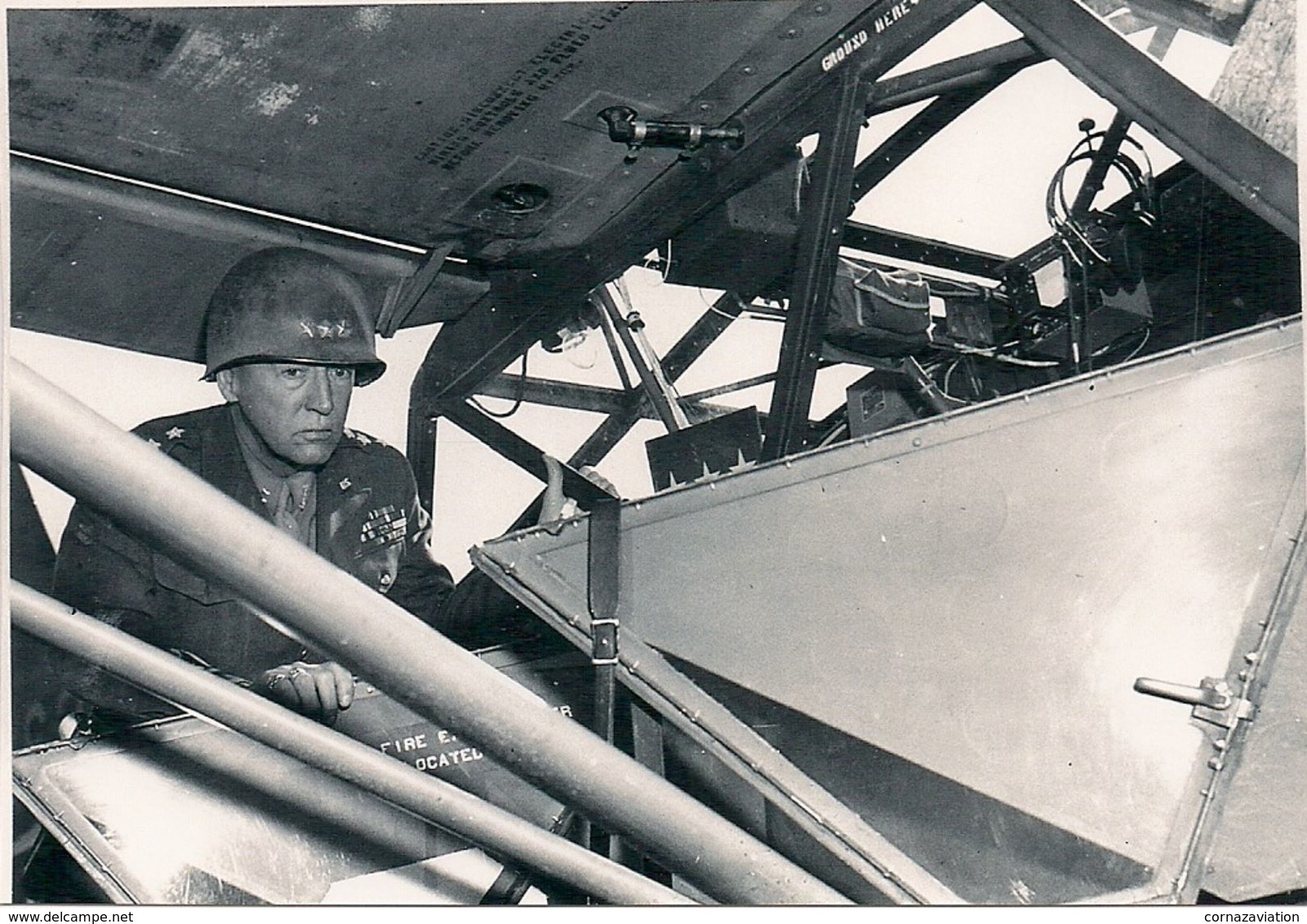 Général George Patton Embarque à Bord D'un Avion Piper Cub - Other & Unclassified