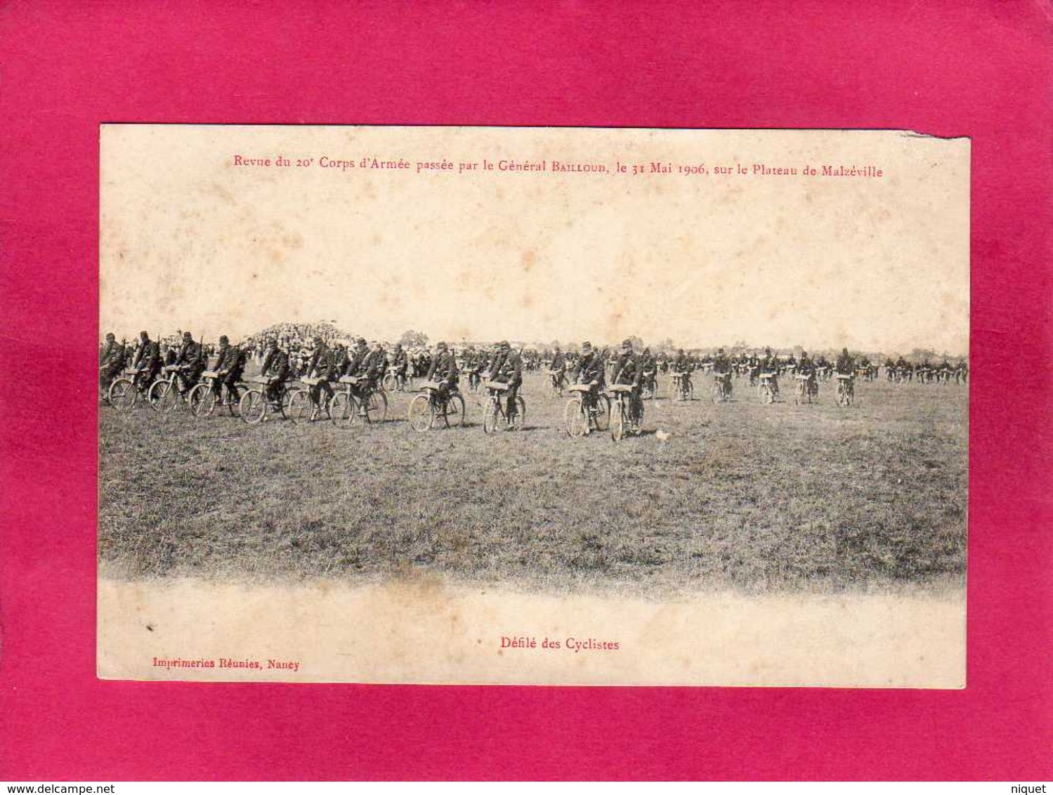 Militaria, Revue Du 20ème Corps D'Armée, Défilé Des Cyclistes, Animée, (Imp. Réunis) - Manovre