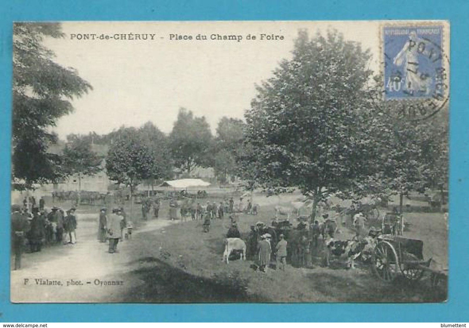 CPA Le Marché Aux Bestiaux Place Du Champ De Foire PONT-DE-CHERUY 38 - Pont-de-Chéruy