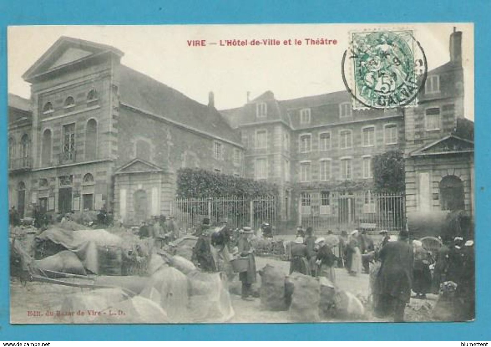 CPA - Métier Marchands Ambulants Le Marché Place De L'Hôtel De Ville VIRE 14 - Vire