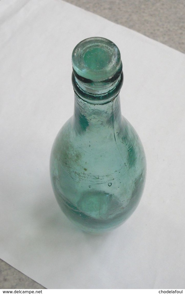 Bouteille Anglaise Soda Ovale Avec Son Bouchon En Verre  Ww1 1914 1918 - 1914-18