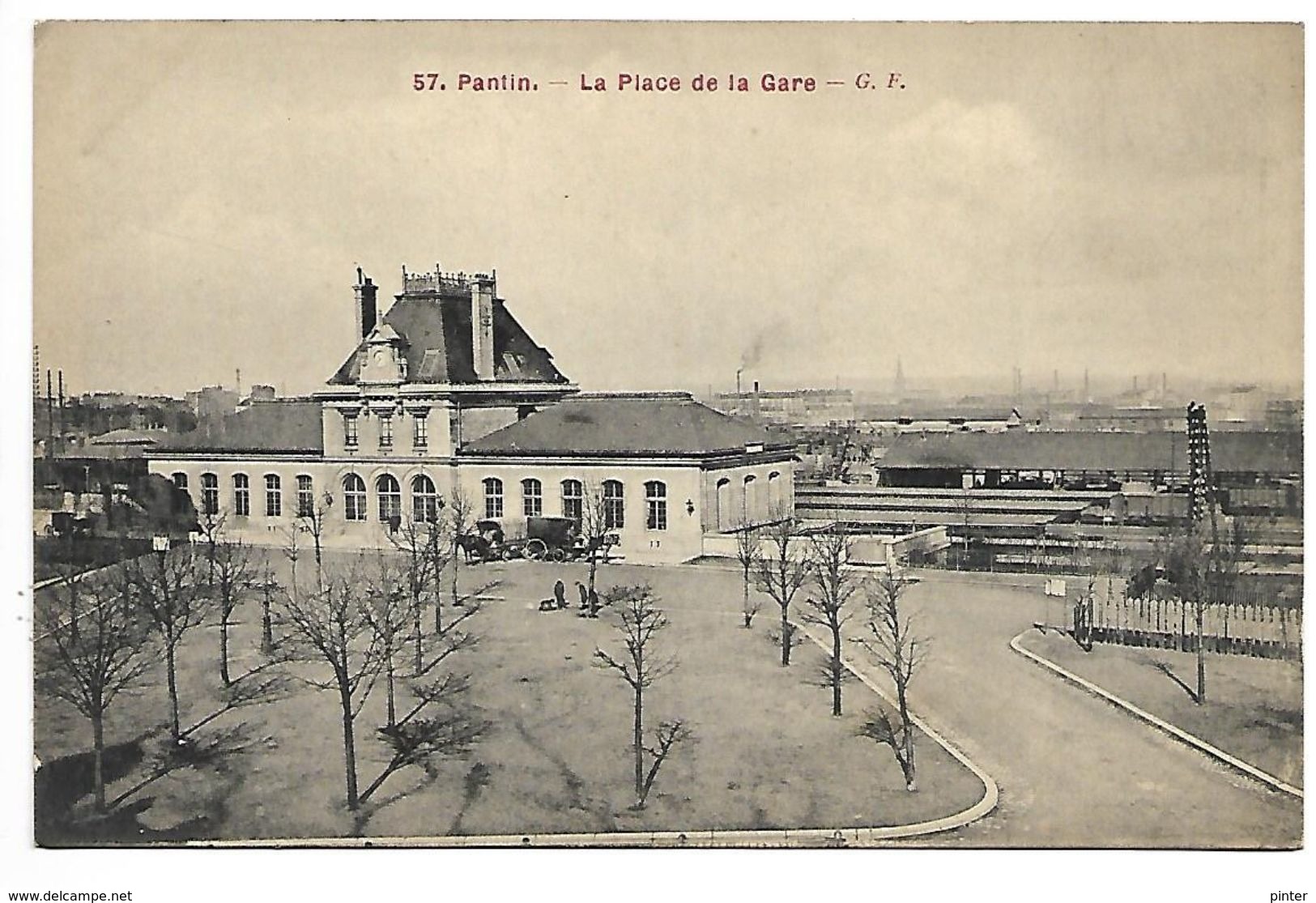 PANTIN - La Place De La Gare - Pantin