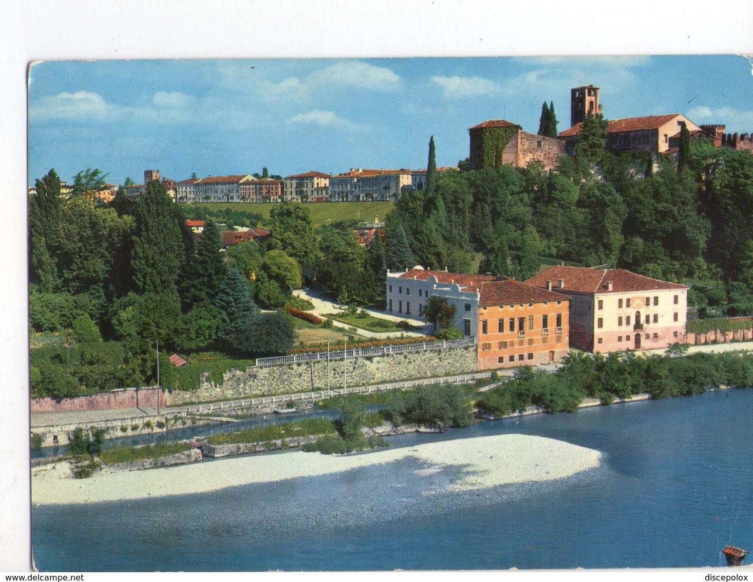 U2371 Cartolina Di Bassano Del Grappa (Vicenza) Lungo Brenta, Castello Ecceliniano E Viale Dei Martiri - Altri & Non Classificati