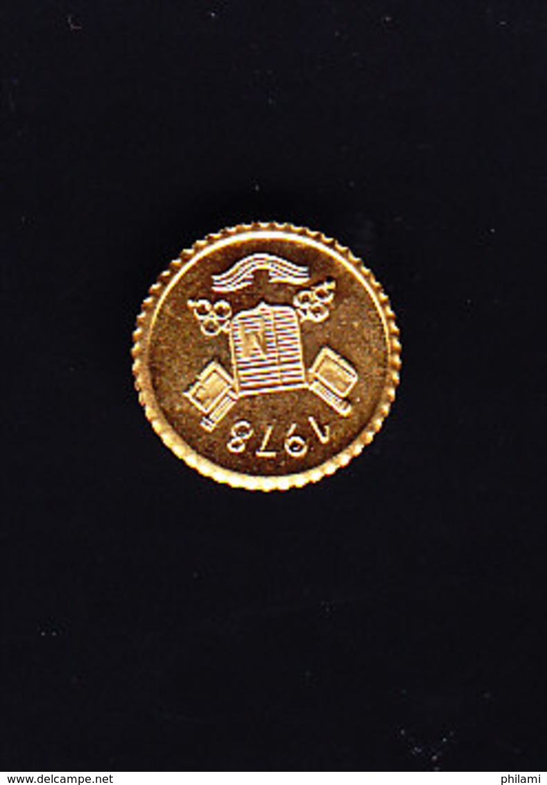 VATICAN, MEDAILLE RELIGIEUSE, RELIGION, PAPE JEAN PAUL II, PETITE MEDAILLE EN OR, 0.20Gr . (8P14) - Autres & Non Classés