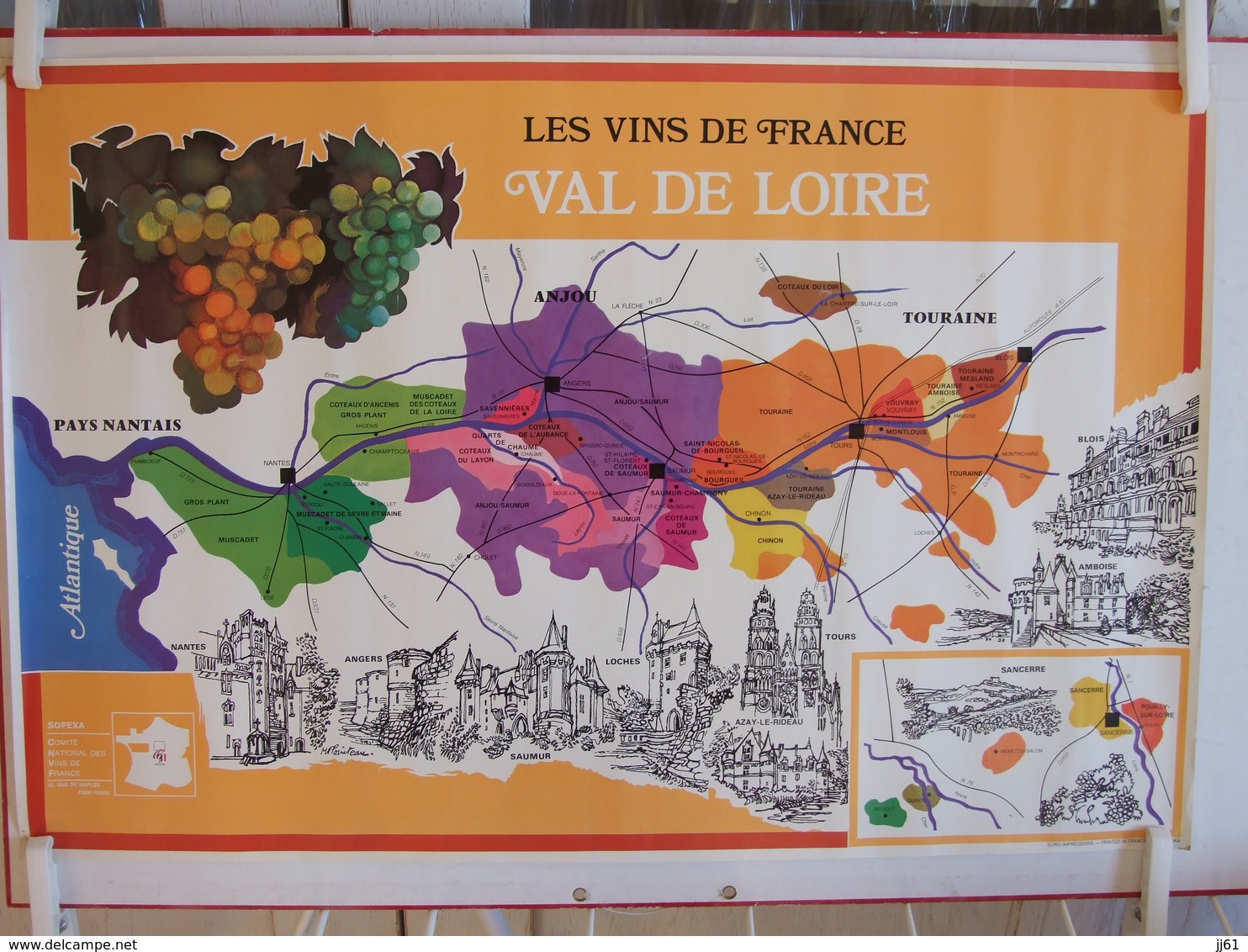 LES VINS DE FRANCE VAL DE LOIRE ANJOU TOURAINE NANTAIS AFFICHE ANNEE 1990 ?  ET 2 ANGLES AVEC LEGERE TRACE DE SCOTCH - Posters