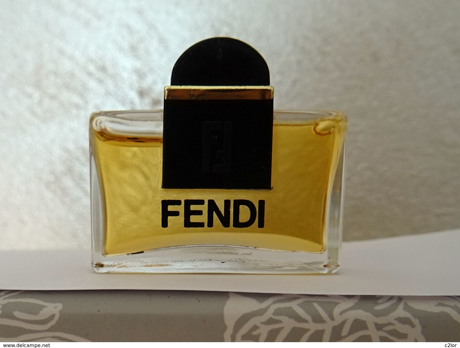 Ancienne Miniature "FENDI"  Eau De Toilette  4,5 Ml Sans Boite - Miniatures Femmes (sans Boite)