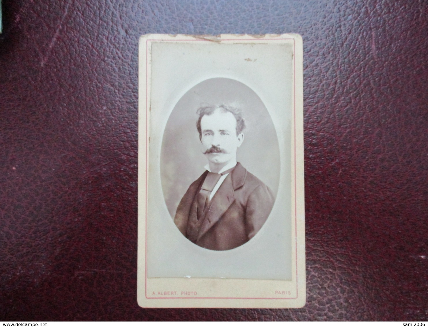 CDV HOMME COSTUME MOUSTACHE  PHOTOGRAPHE A.ALBERT PARIS - Visitekaartjes