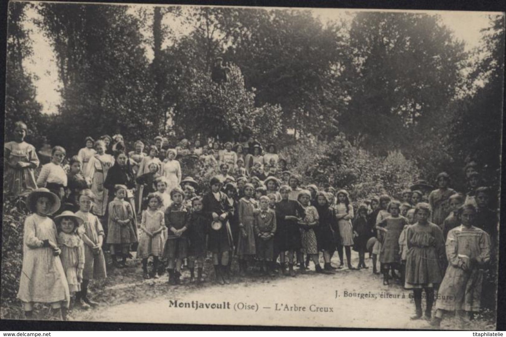 CPA Montjavoult Oise L'Arbre Creux J Bourgeix Groupe D'enfants - Montjavoult