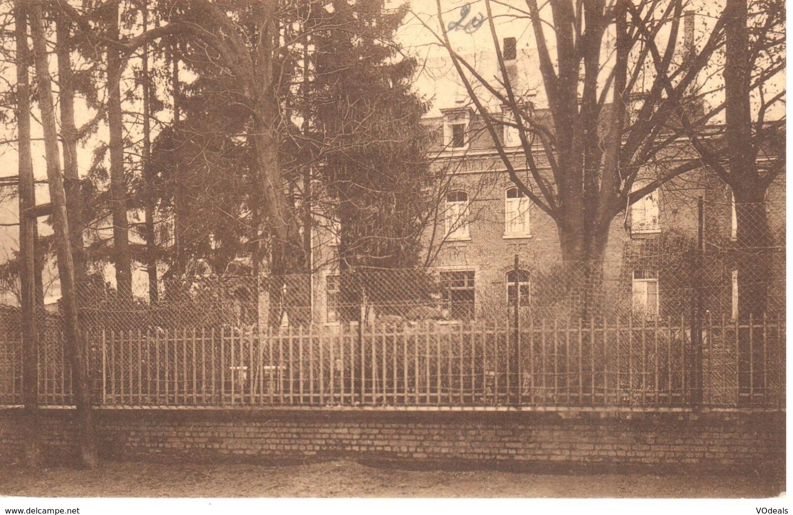 Beauraing - CPA - Le Pensionnat Et La Grille - Beauraing