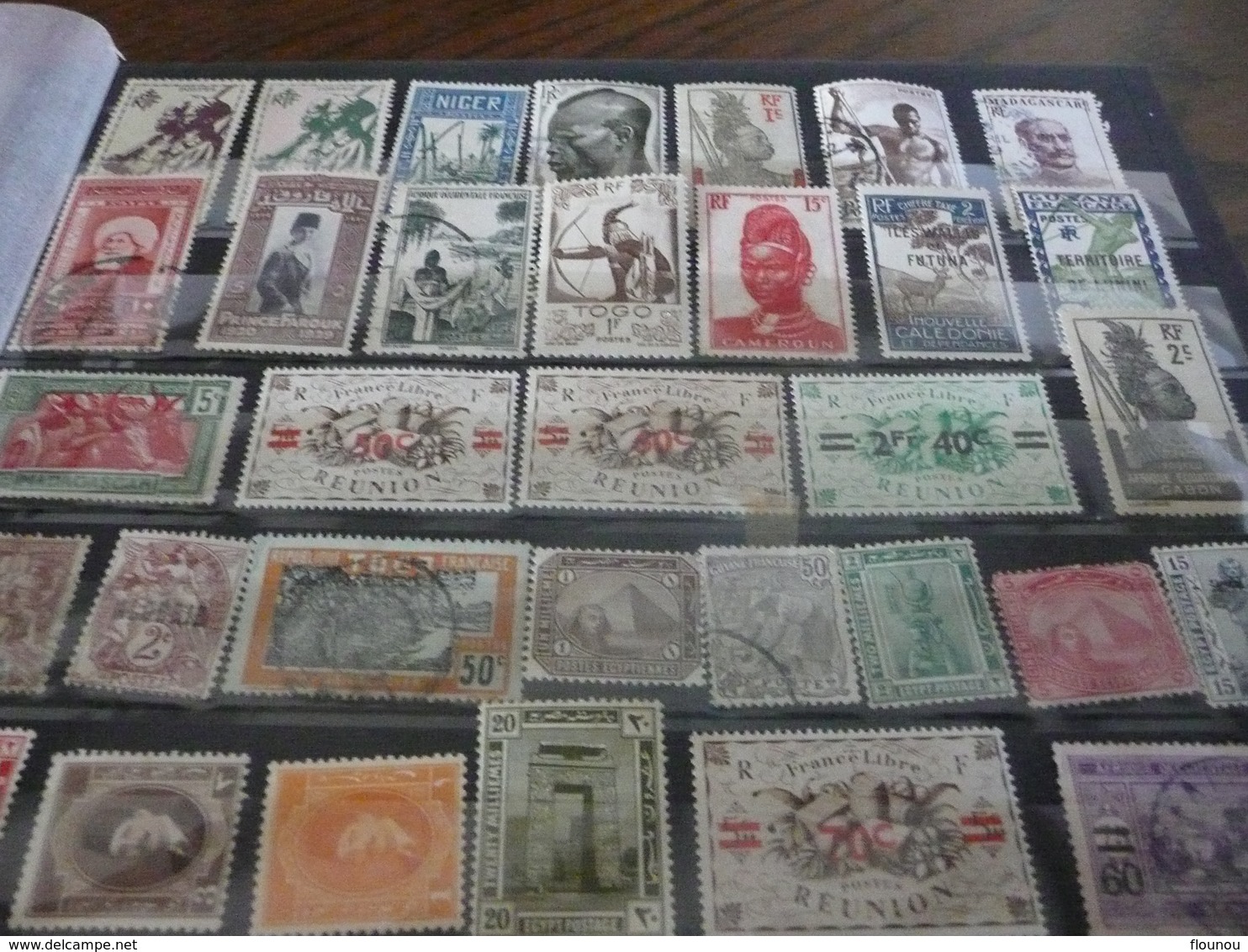 CLASSEUR DE TIMBRES DES EX COLONIES PLUS EGYPTE