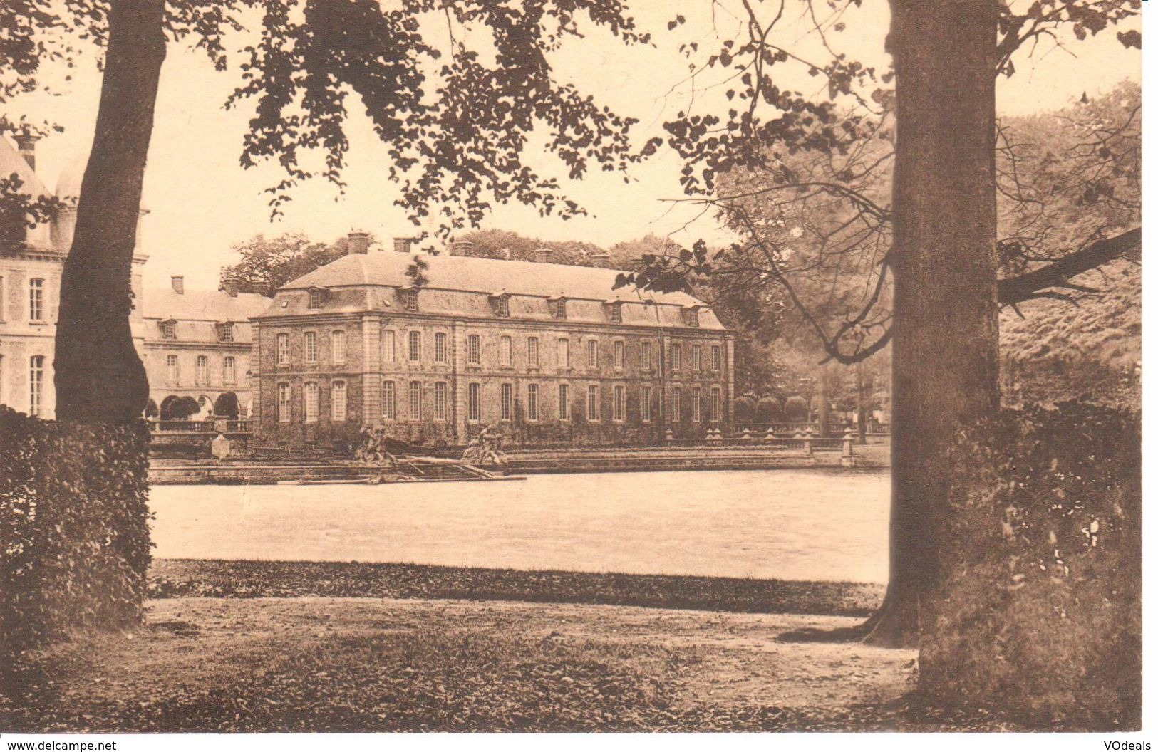 Beloeil - CPA - Le Château  Et Les Ailes - Beloeil