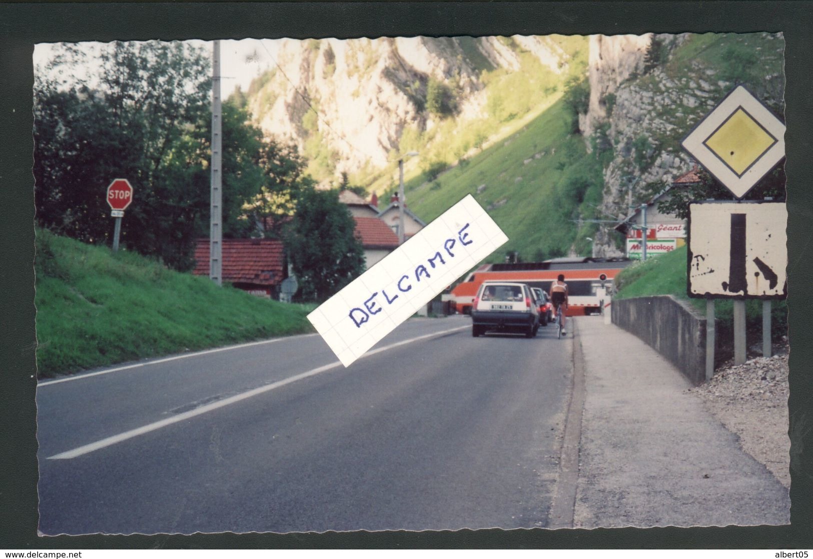 25 - Le Frambourg - TGV Franchissant Le PN 29 Sur La RN 57 Ligne Frasne-Les Verrières En 1993 - Autres & Non Classés