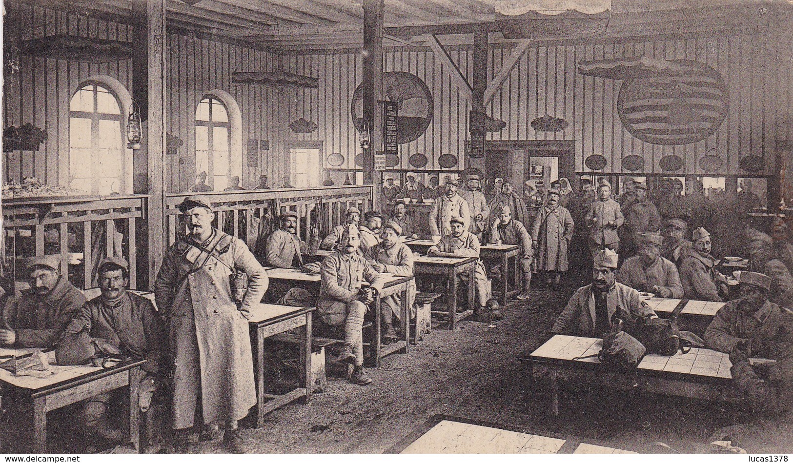 CROIX ROUGE AMERICAINE / CANTINE DES DEUX DRAPEAUX POUR LES PERMISSIONNAIRES / SALLE DE RESTAURANT - Croix-Rouge