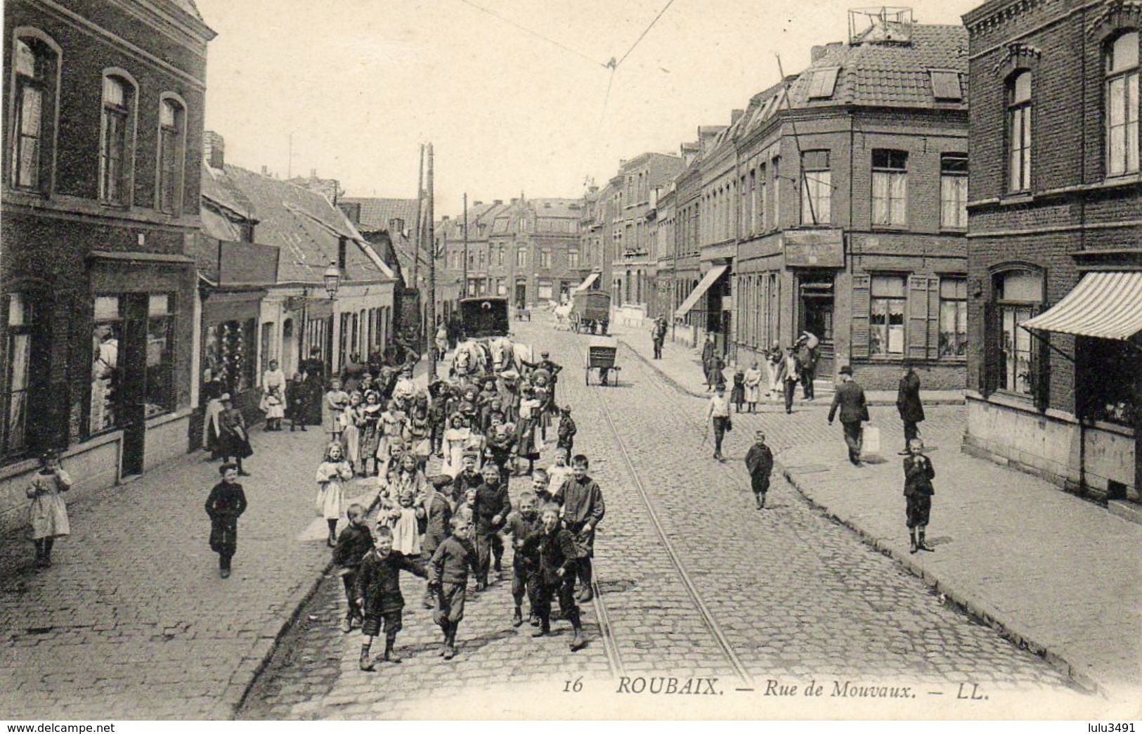 CPA - ROUBAIX (59) - Aspect De La Rue De Mouvaux En 1910 - Roubaix