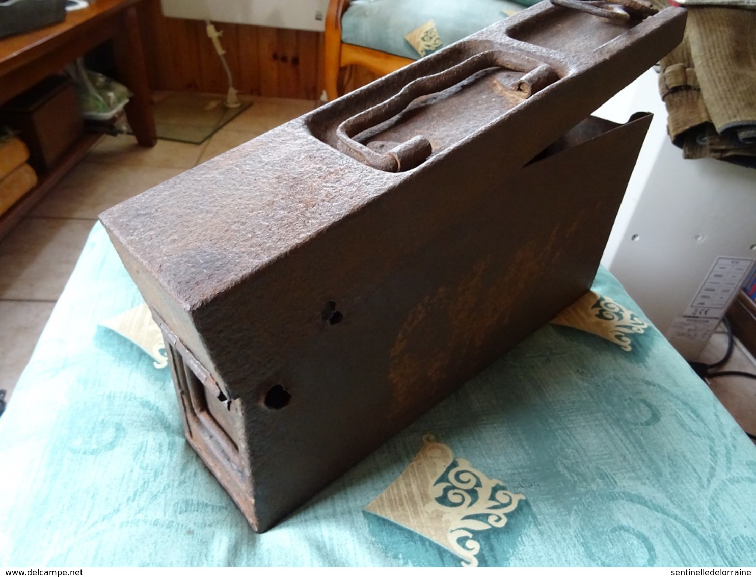 Caisse munition mg08 impactée