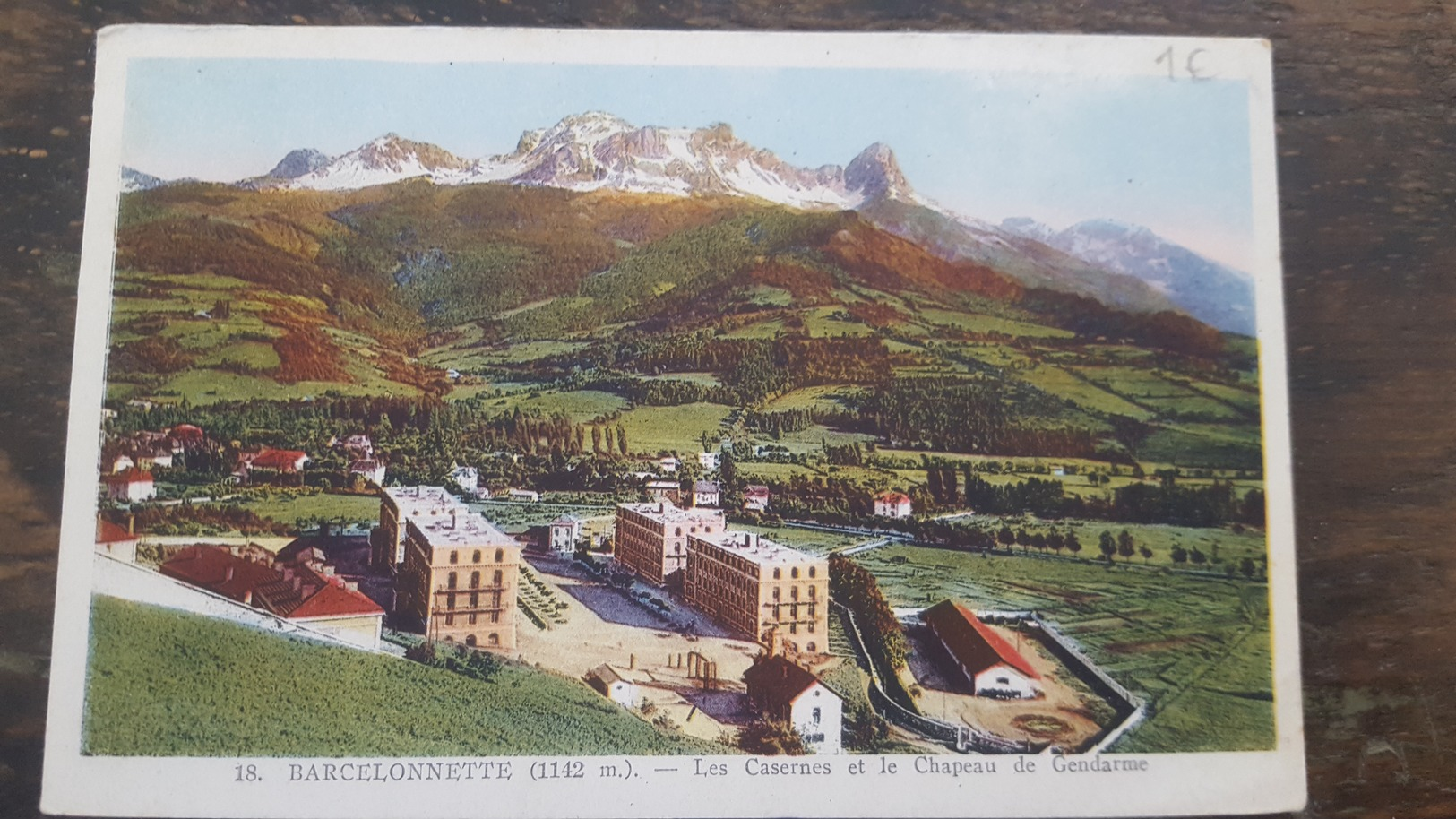 CPA 18- BARCELONNETTE- LES CASERNES ET LE CHAPEAU DE GENDARME- - Barcelonnette