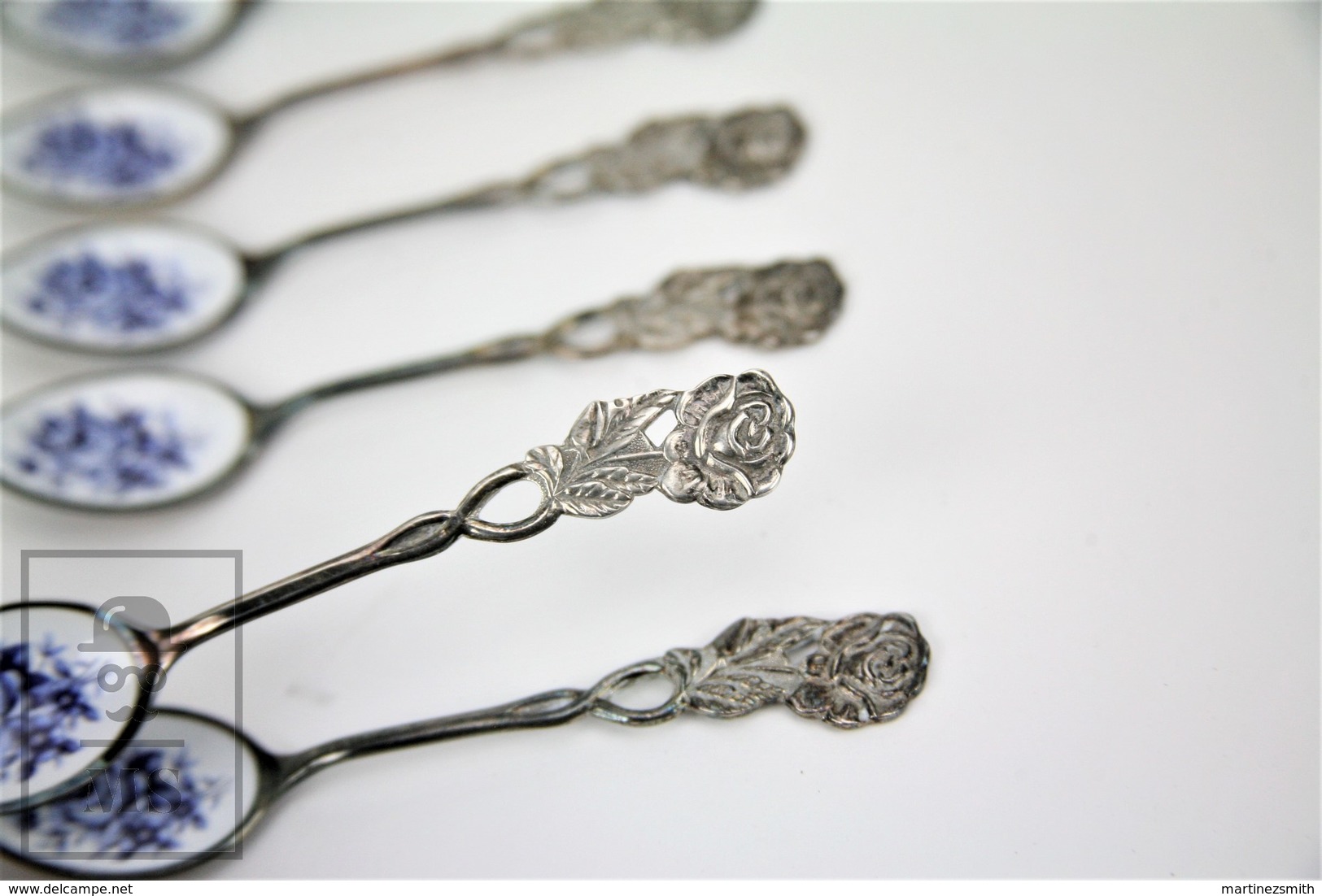 Vintage Set Of 6 Souvenir Silver Colour Spoons - Roses Details - Otros & Sin Clasificación