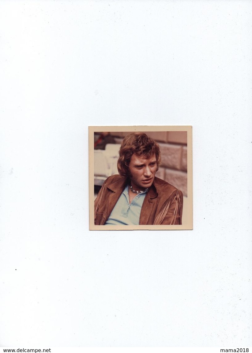 Lot  2 Cartes Johnny Hallyday  + Une Photo 9 Cm X 9 Cm  + Un Porte Clef 2 Faces Johnny - Chanteurs & Musiciens