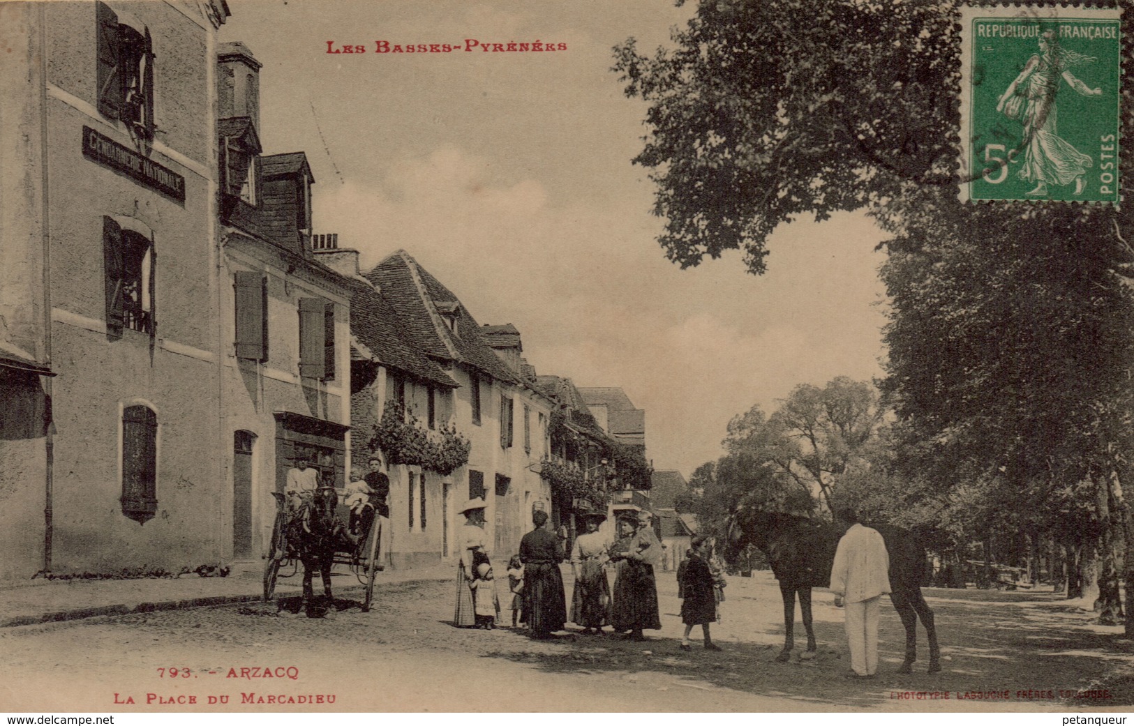 64  ARZACQ  LA PLACE DU MARCADIEU ATTELAGE CHEVAL - Autres & Non Classés