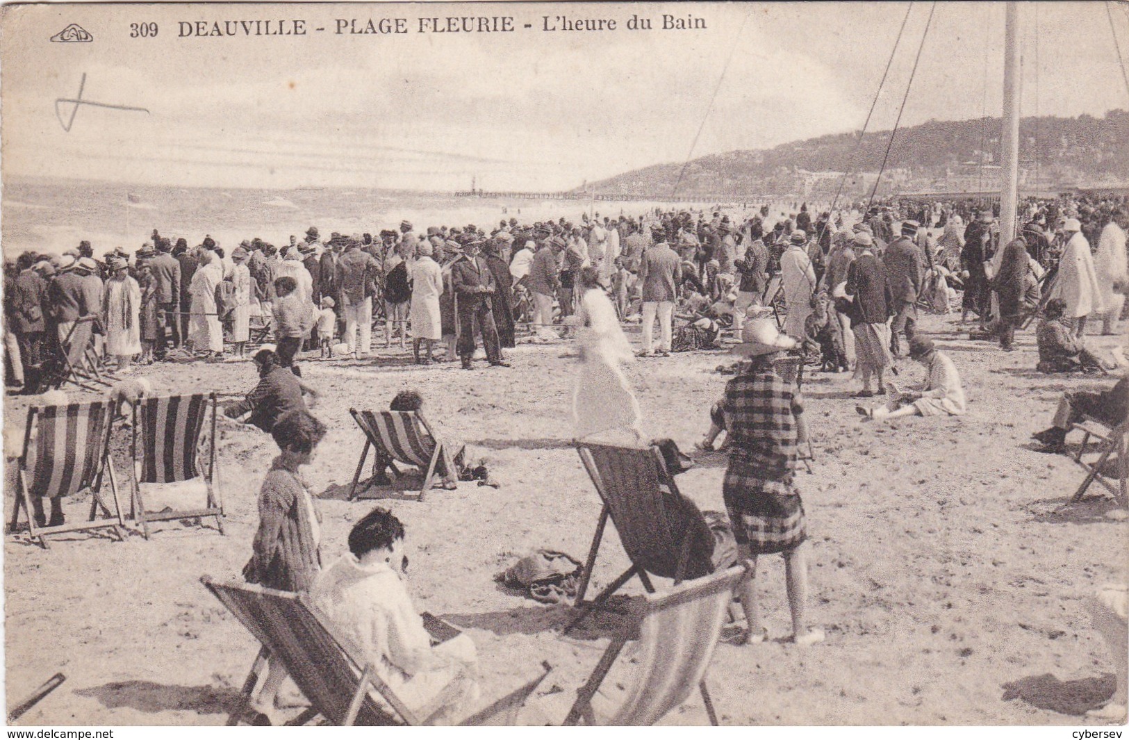 DEAUVILLE - Plage-Fleurie - L'Heure Du Bain - Beau Plan Animé - Deauville