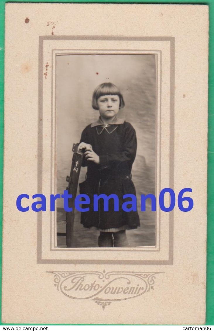 Photo - CDV - Enfant - Une Fillette - Souvenir D'école Novembre 1933 - Personnes Anonymes