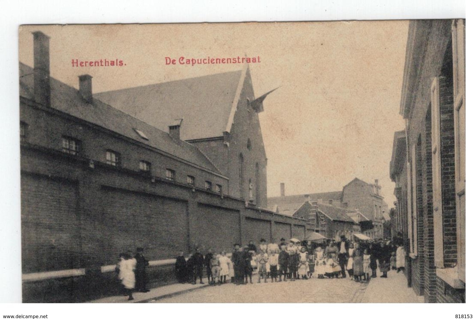 Herenthals    De Capucienenstraat (met Veel Volk) - Herentals