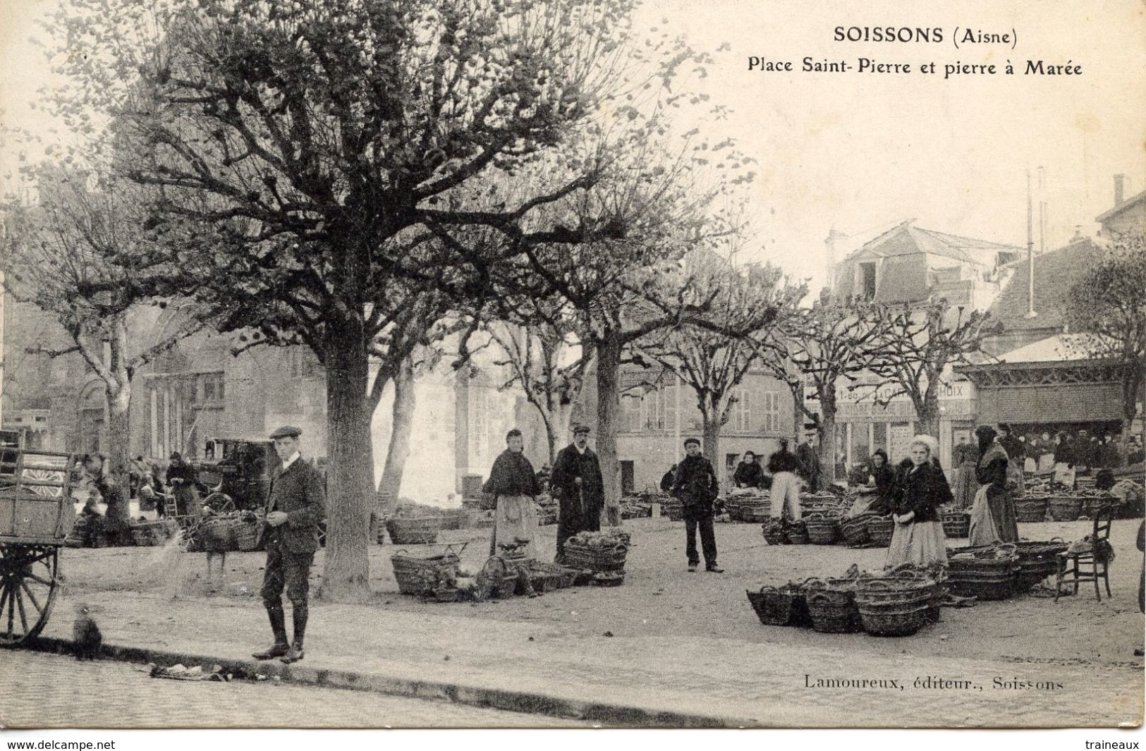 02 SOISSONS - Place Saint Pierre Pierre à Marée - MARCHE - Soissons