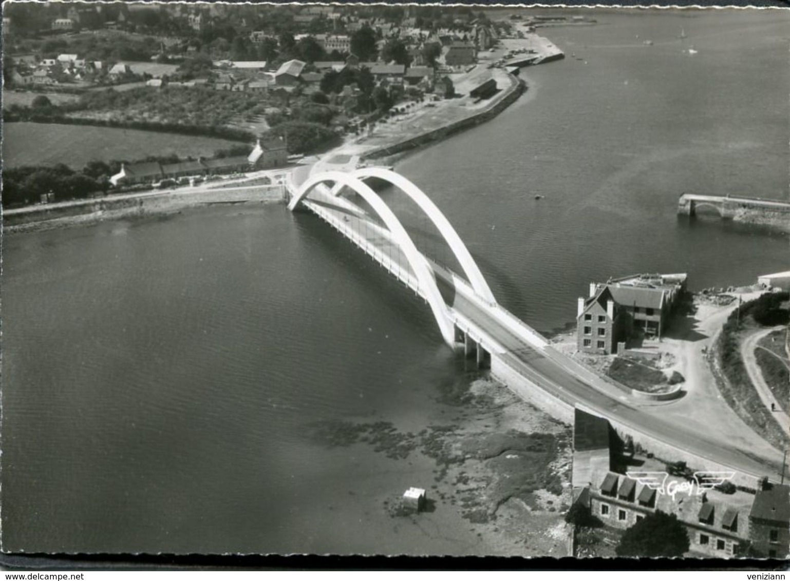 CPSM - LA FRANCE VUE DU CIEL... TREGUIER - Le Pont Canada Sur Le Jaudy - Vue Aérienne - Tréguier