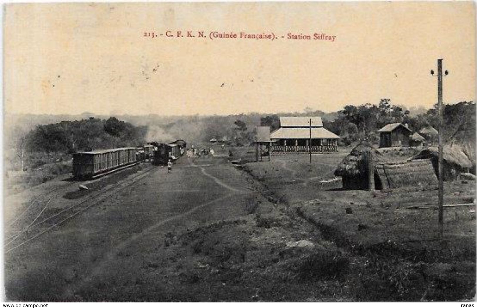 CPA Guinée Gare Chemin De Fer Train Siffray Ethnic Circulé - Guinée