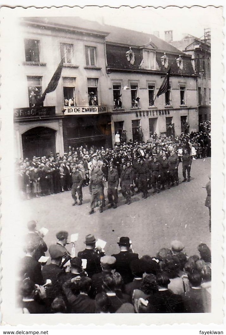 Ninove " Bevrijdingsstoet " Originele Foto 2 - Café In De Zwaan En ... - Ninove