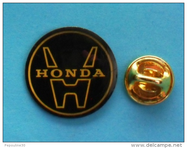 1 PIN'S //   ** LOGO ** HONDA ** - Honda