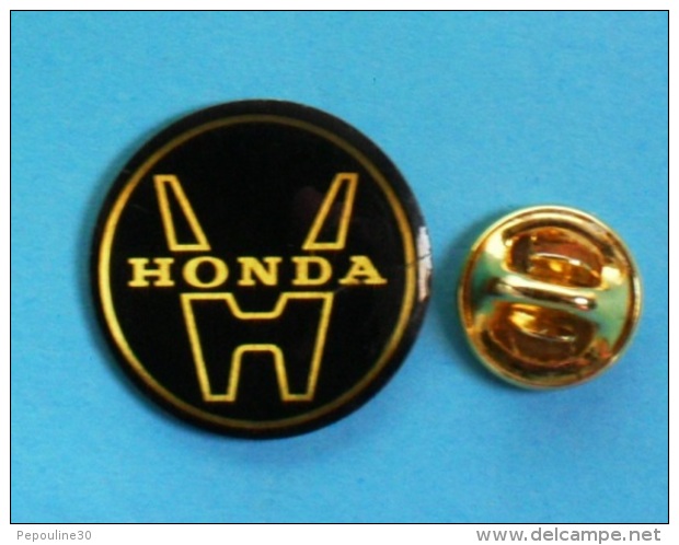 1 PIN'S //   ** LOGO ** HONDA **