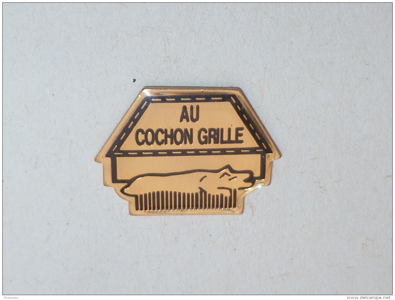 Pin's AU COCHON GRILLE - Animaux