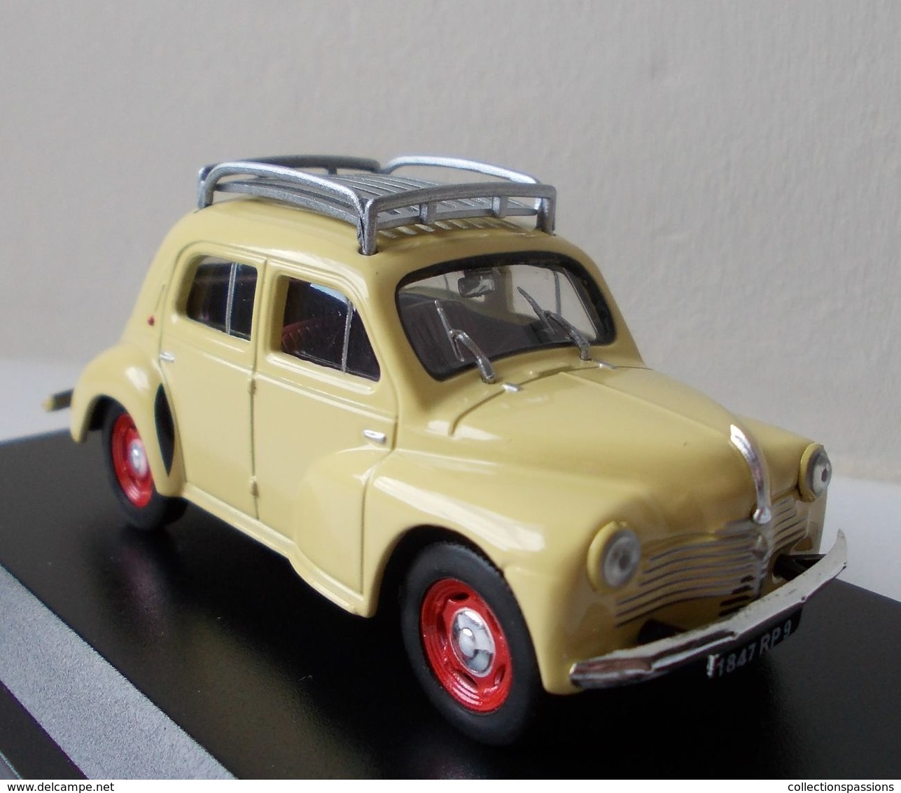 - RENAULT 4 CV - 1947 - - Eligor